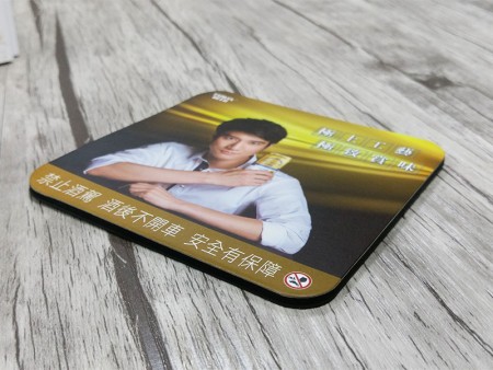 Magneettinen juoma-alusta